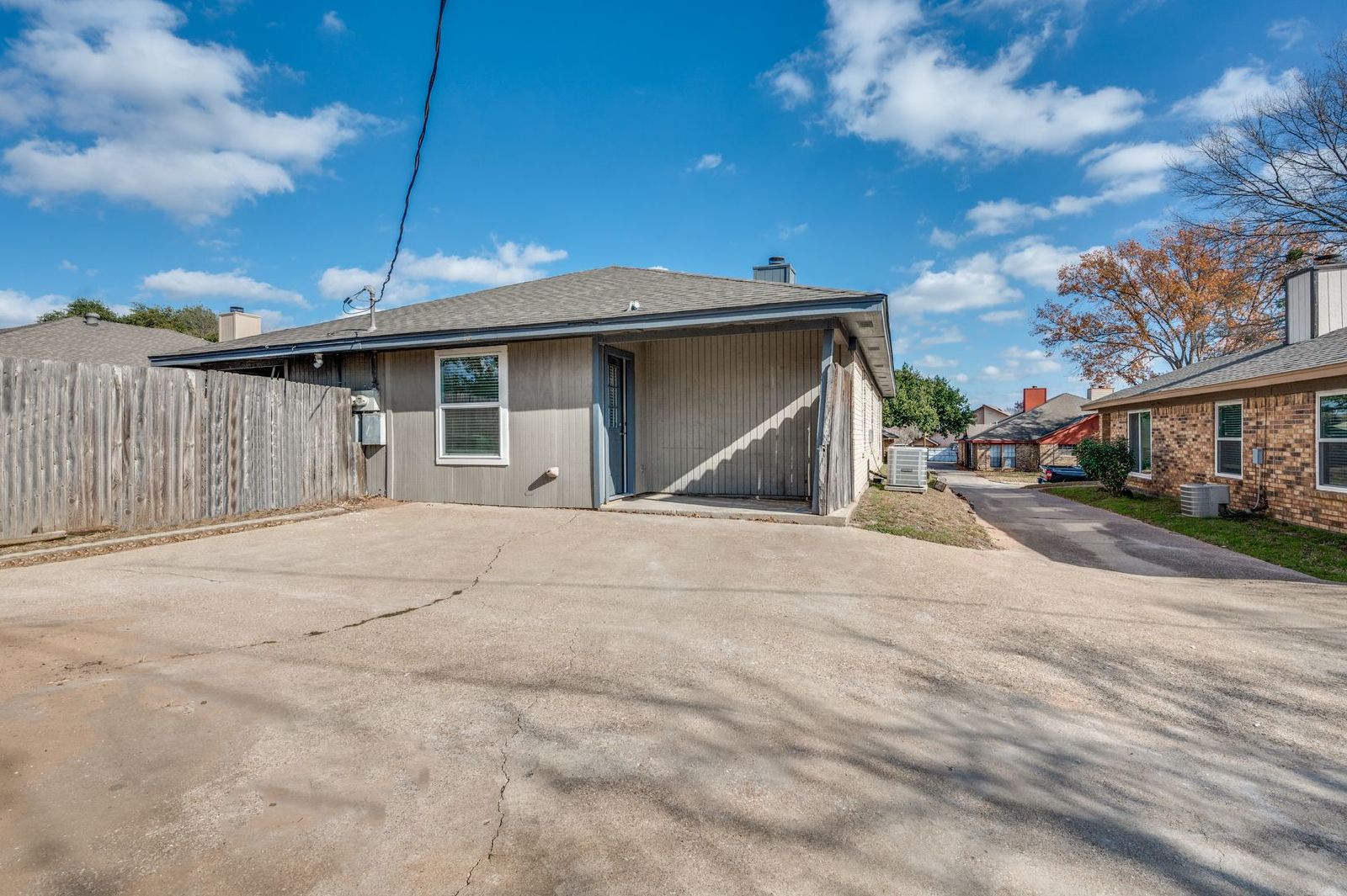 Fully Renovated – 3 bed/2bath Duplex – Amazing Features! property image