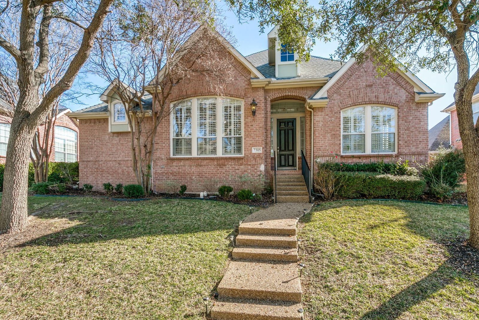 Stunning Fully Renovated 4-Bedroom Home in Gated Hackberry Creek – Irving, TX property image