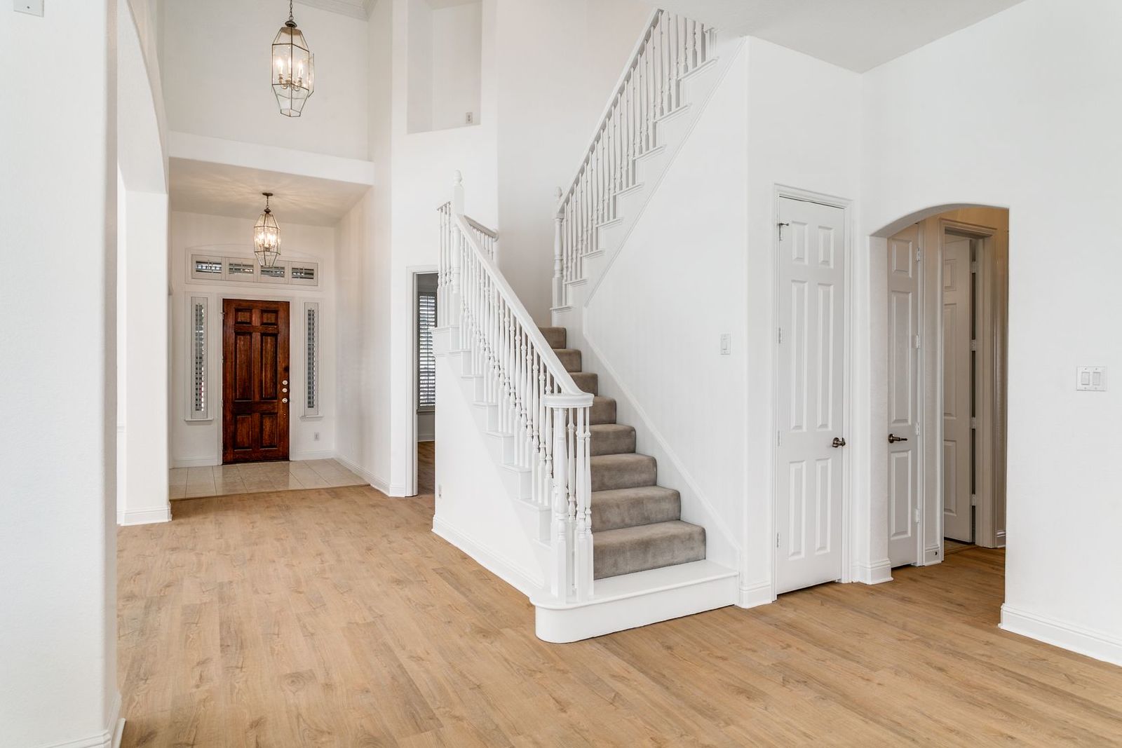 Stunning Fully Renovated 4-Bedroom Home in Gated Hackberry Creek – Irving, TX property image