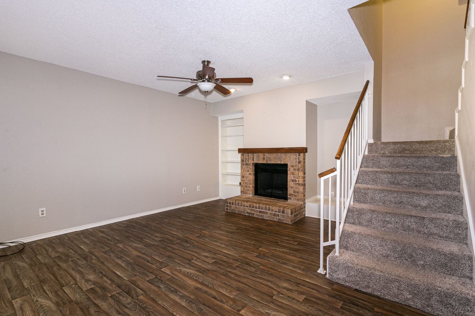 Charming & Spacious Townhome in Bedford property image