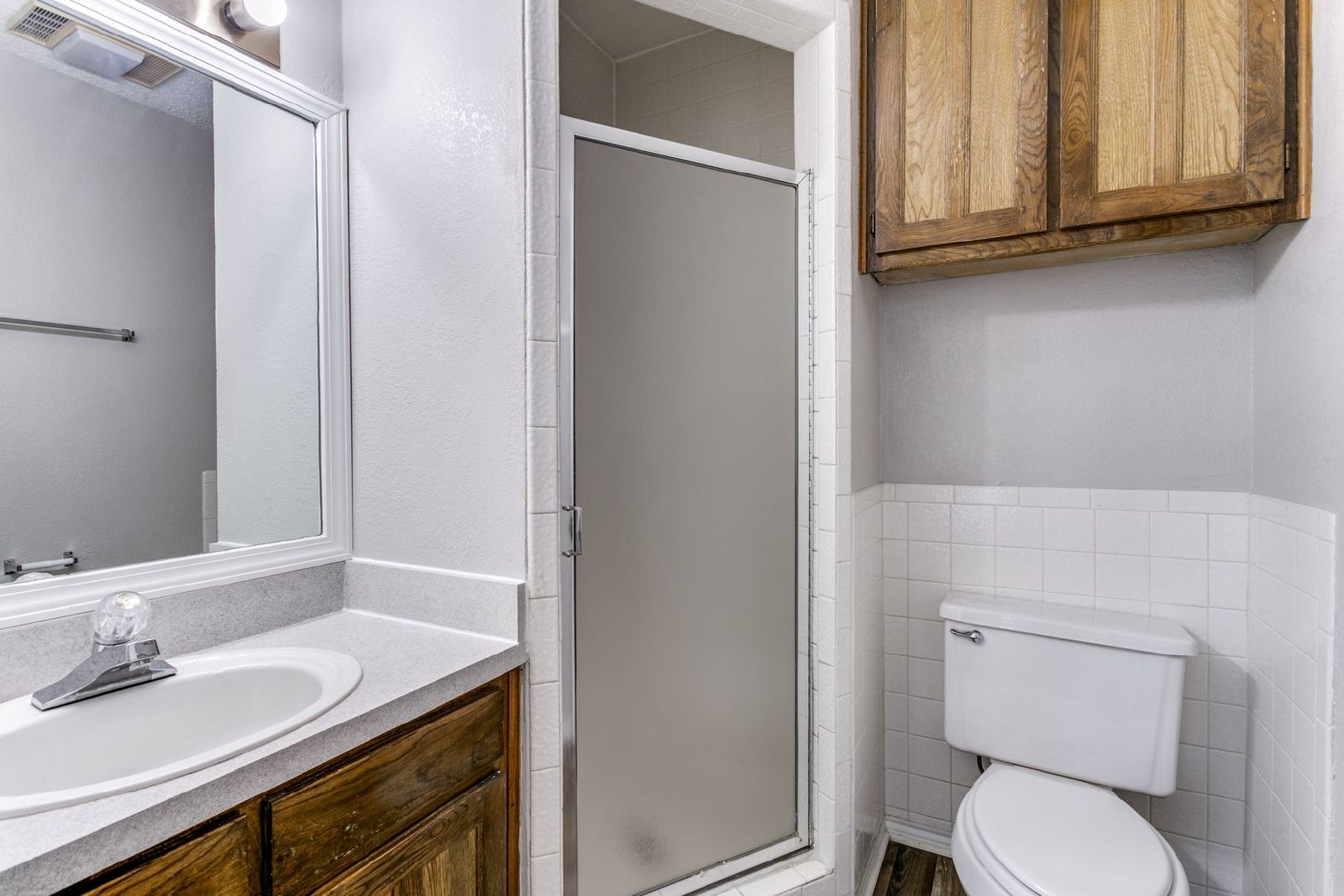 Charming & Spacious Townhome in Bedford property image