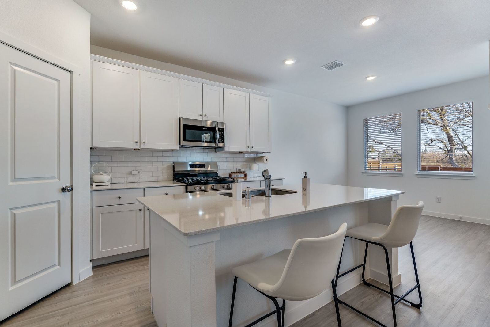 Welcome home to comfort, space, and style in the heart of Mesquite! property image