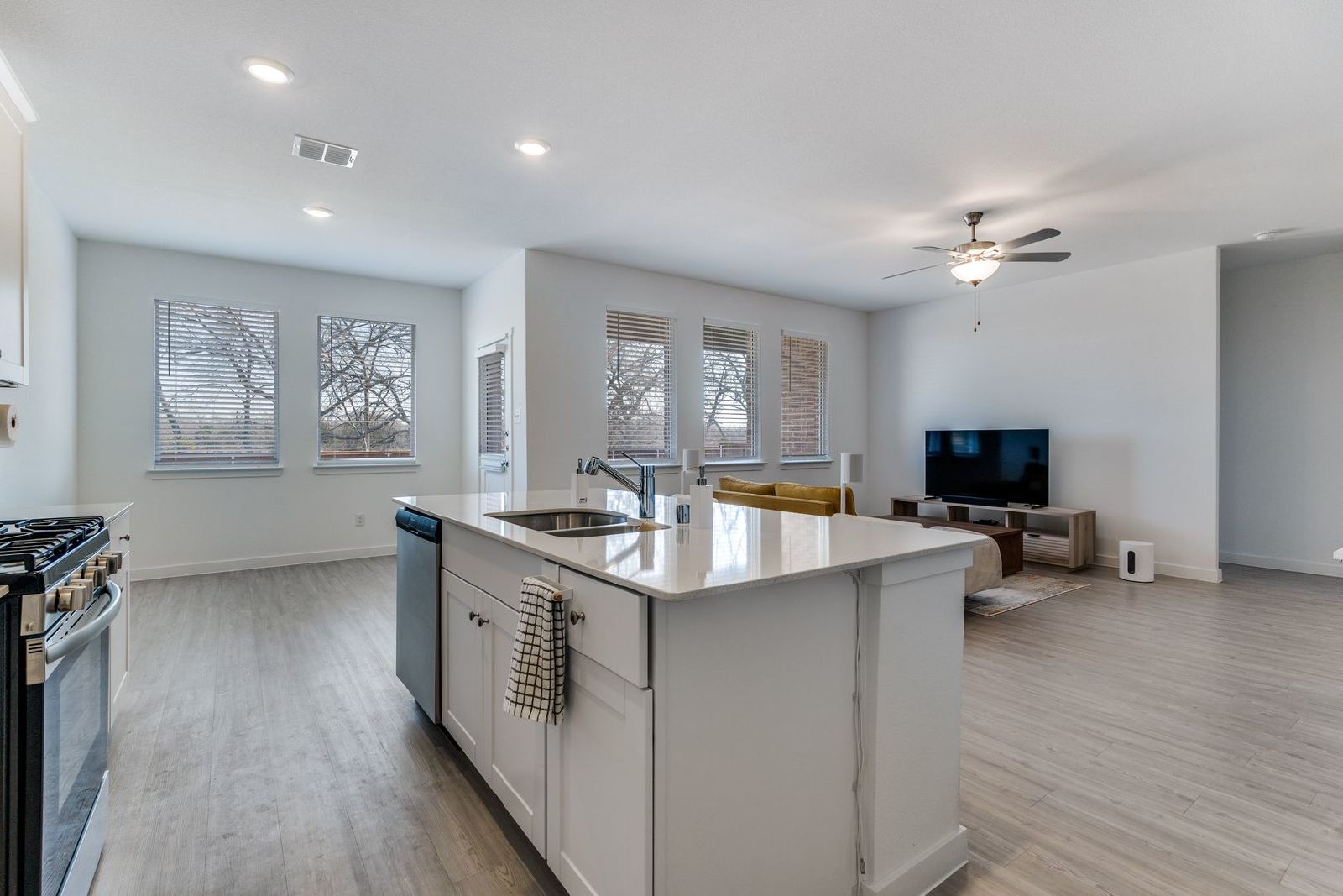 Welcome home to comfort, space, and style in the heart of Mesquite! property image