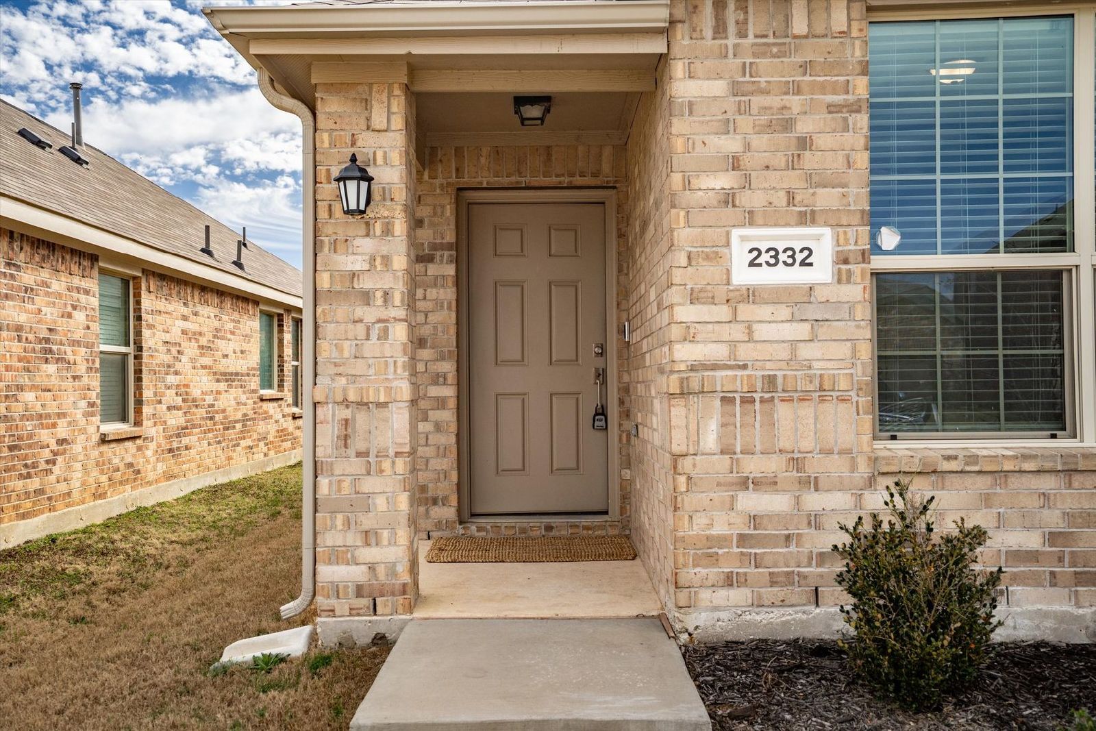 Welcome to 2332 Rosaline Dr – Aubrey, TX 76227 property image