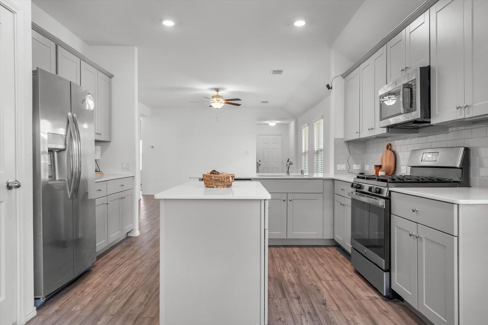 Welcome to 2332 Rosaline Dr – Aubrey, TX 76227 property image