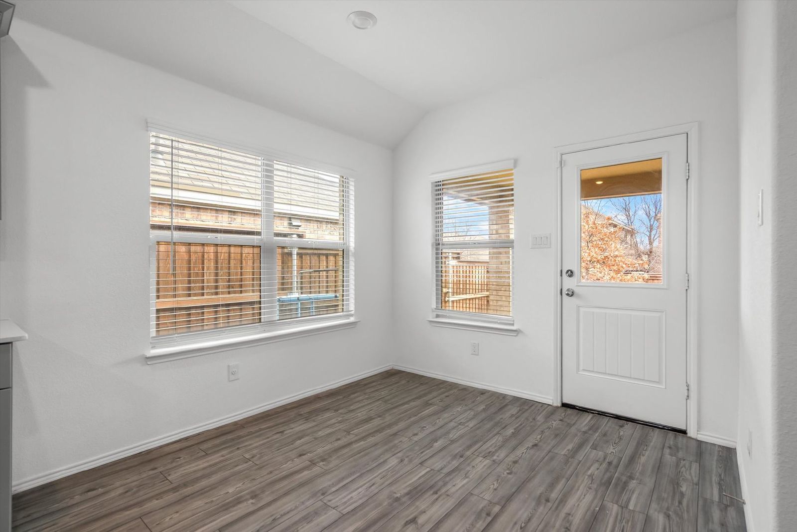 Welcome to 2332 Rosaline Dr – Aubrey, TX 76227 property image