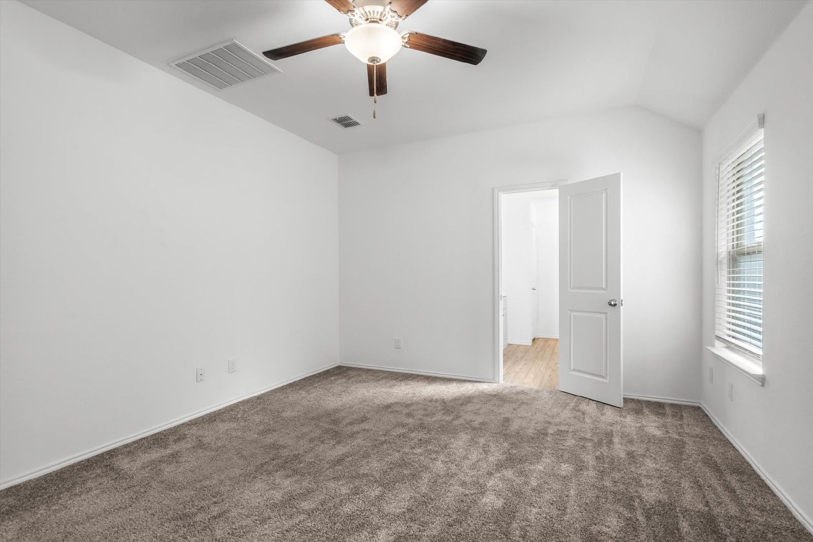 Welcome to 2332 Rosaline Dr – Aubrey, TX 76227 property image