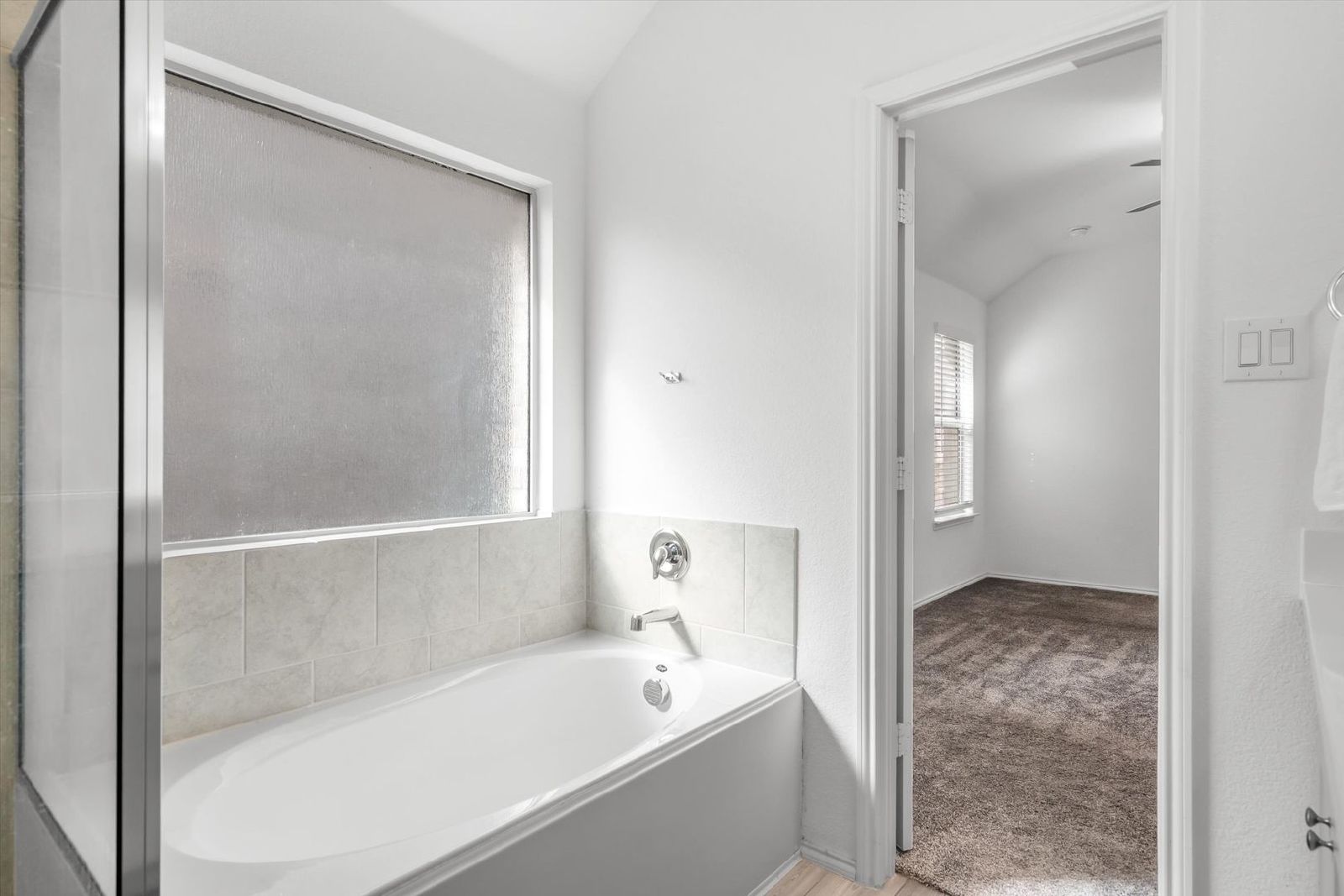 Welcome to 2332 Rosaline Dr – Aubrey, TX 76227 property image