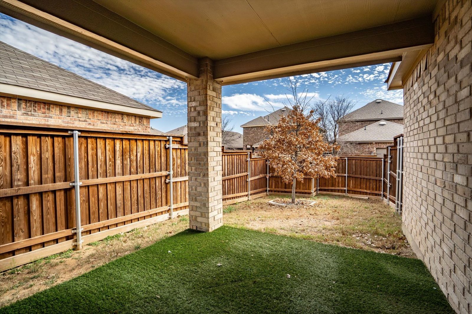 Welcome to 2332 Rosaline Dr – Aubrey, TX 76227 property image