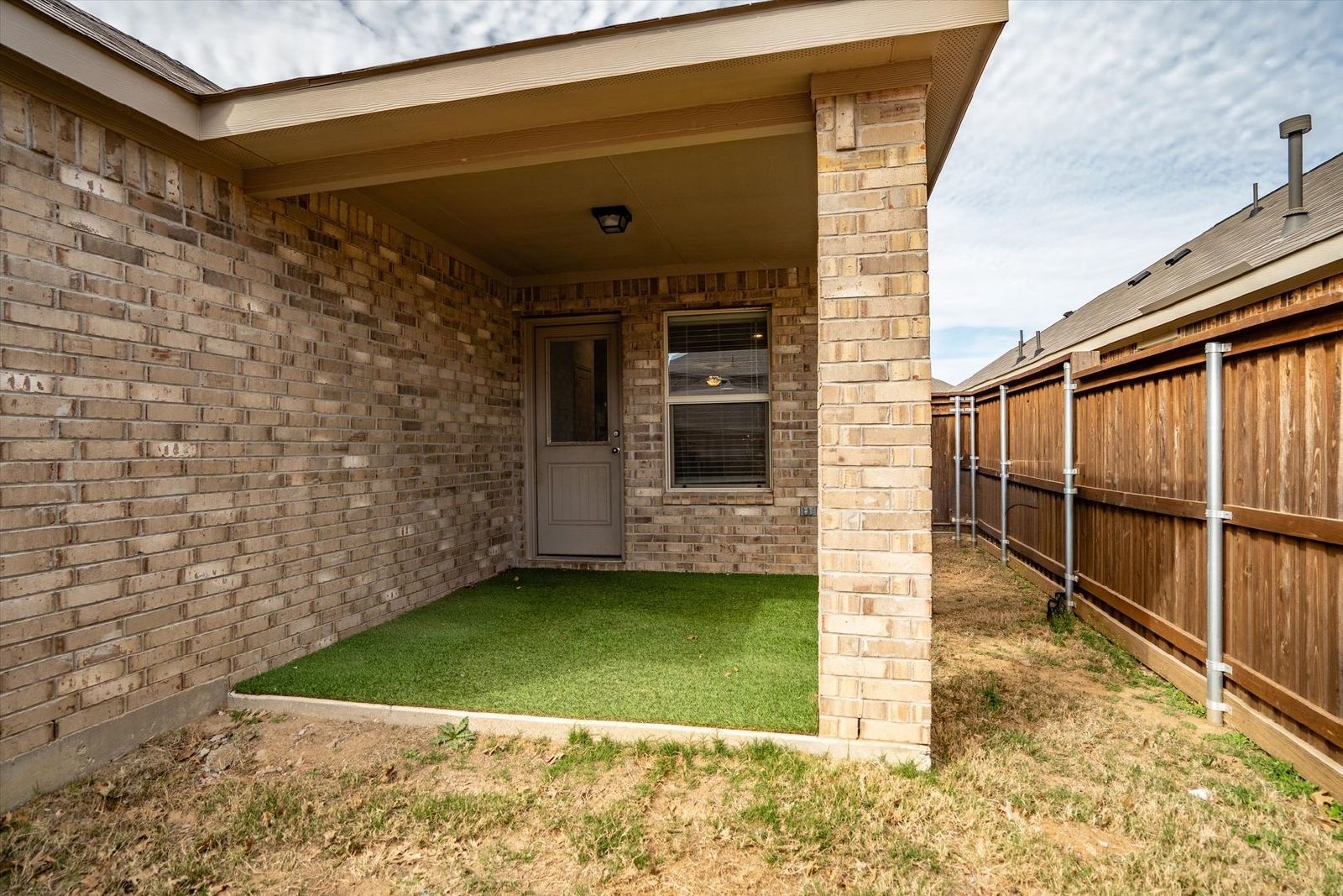 Welcome to 2332 Rosaline Dr – Aubrey, TX 76227 property image