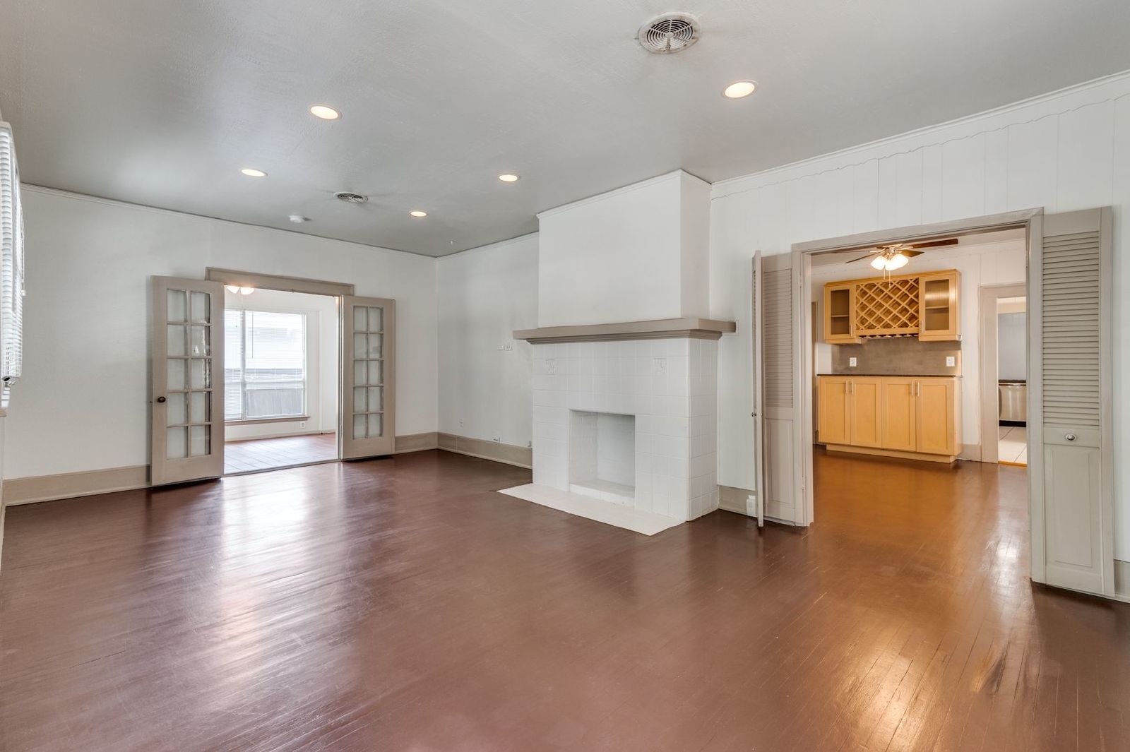 Rare & Classic Oak Lawn House | Great Location | Huge Backyard property image