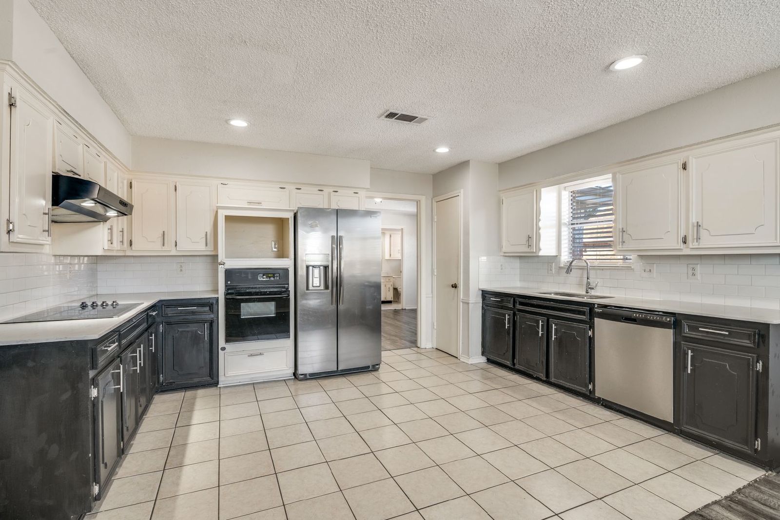 Beautiful 3-Bed, 2.5-Bath Home in Garland – Spacious Layout & Fantastic Amenities! property image