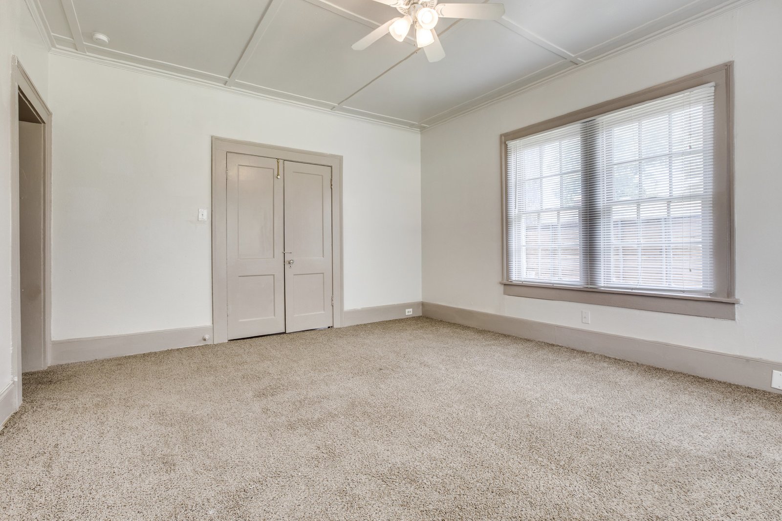 Rare & Classic Oak Lawn House | Great Location | Huge Backyard property image