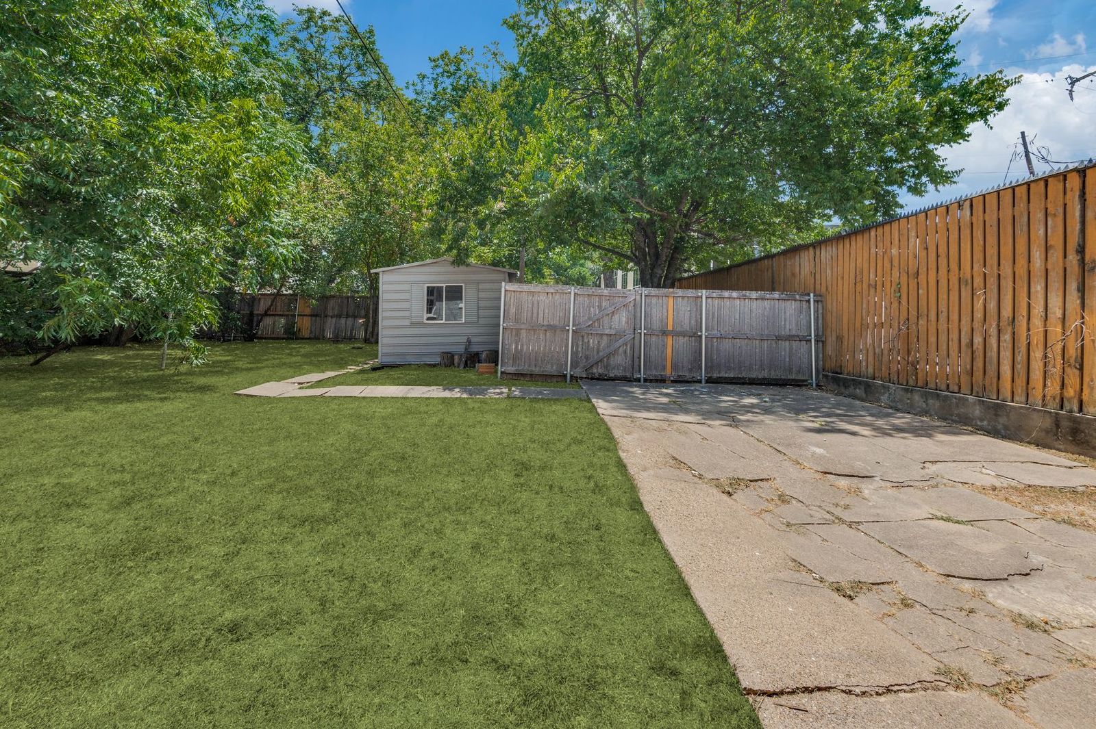 Rare & Classic Oak Lawn House | Great Location | Huge Backyard property image