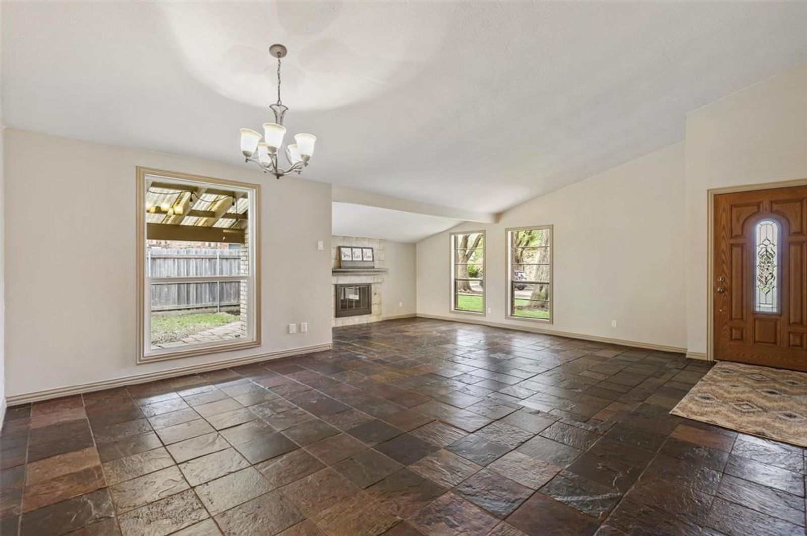 Spacious 3 Bed Home in The Colony property image