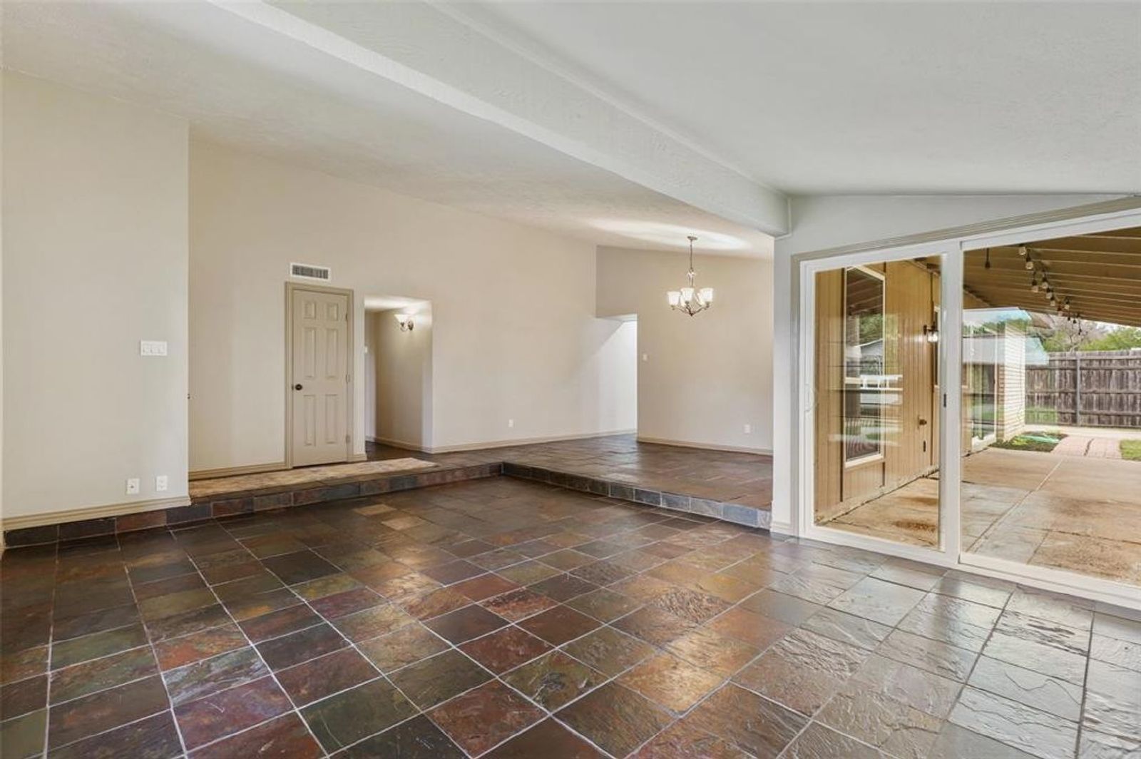 Spacious 3 Bed Home in The Colony property image