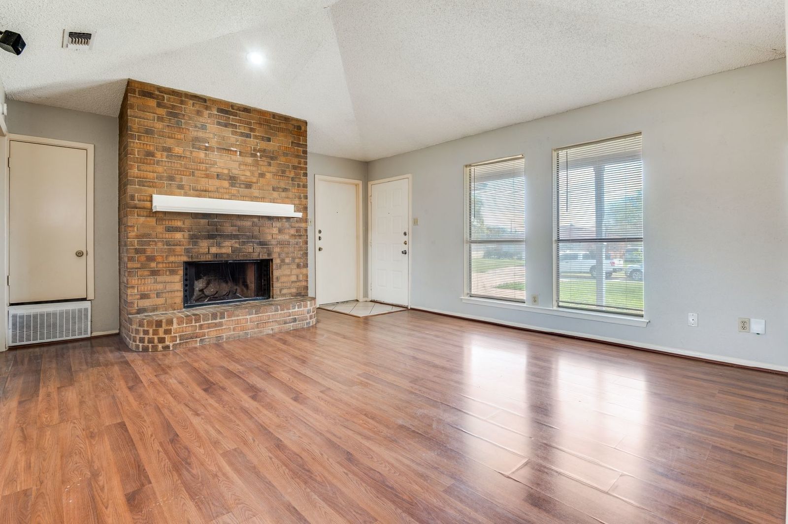 Gorgeous Glenn Heights Home property image