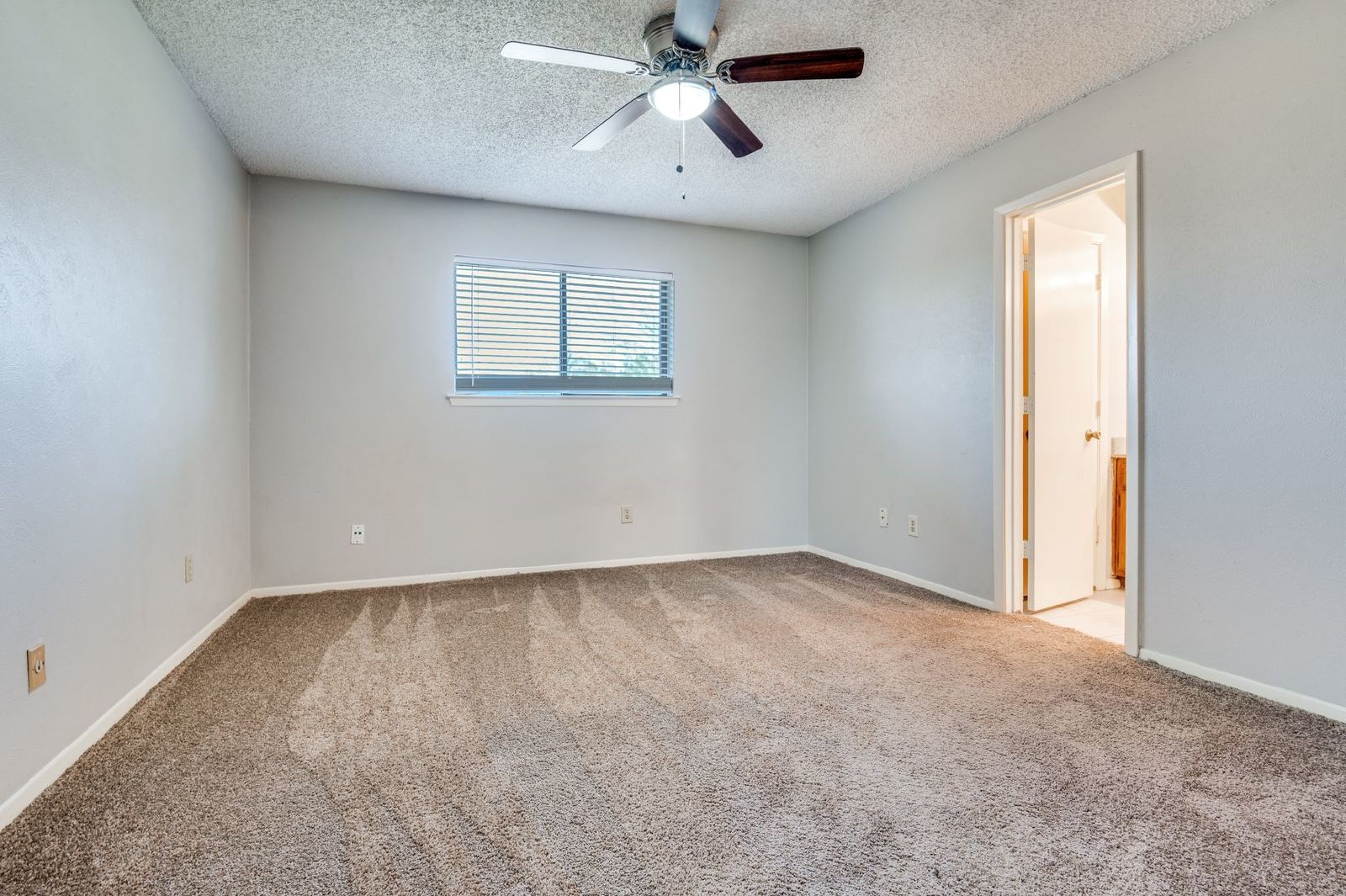 Gorgeous Glenn Heights Home property image