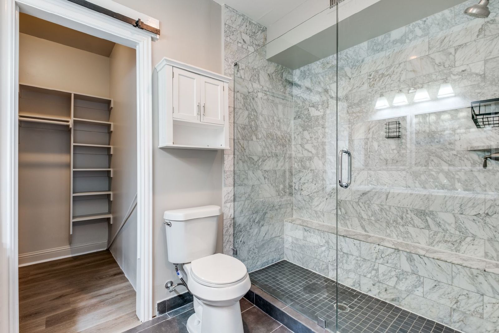 Charming 2-Bed / 2-Bath in Oak Lawn – Stylish Upgrades & Prime Location! property image