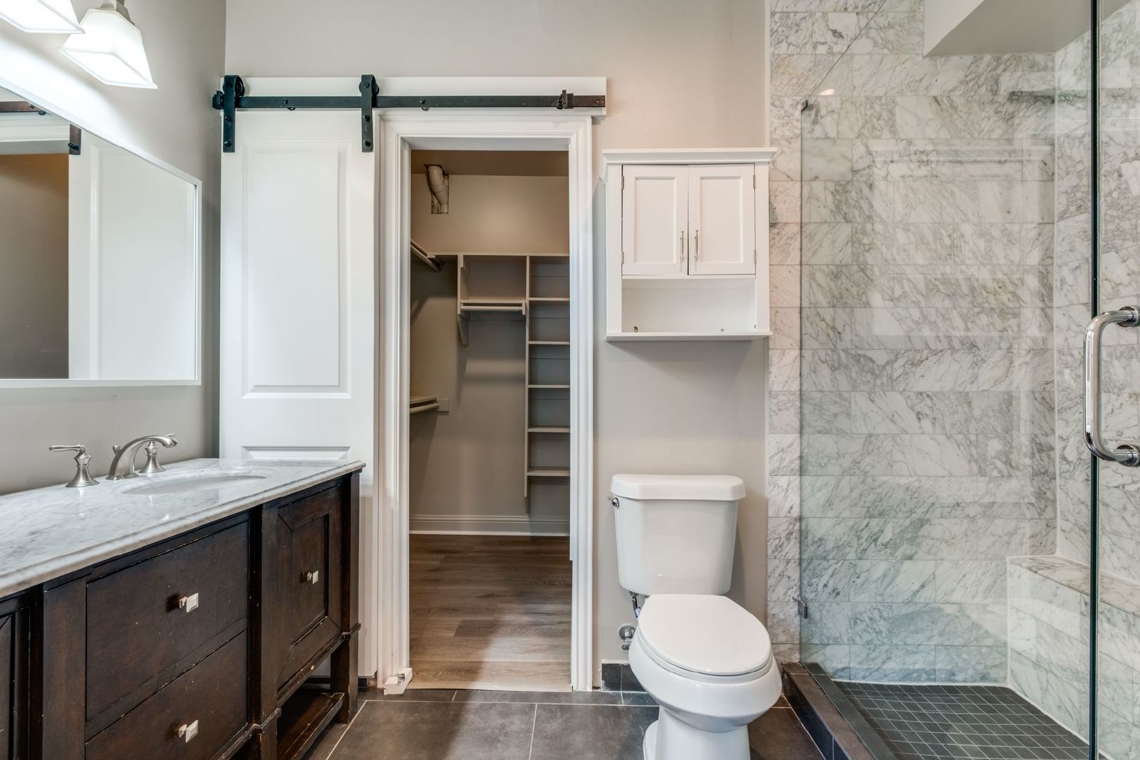 Charming 2-Bed / 2-Bath in Oak Lawn – Stylish Upgrades & Prime Location! property image