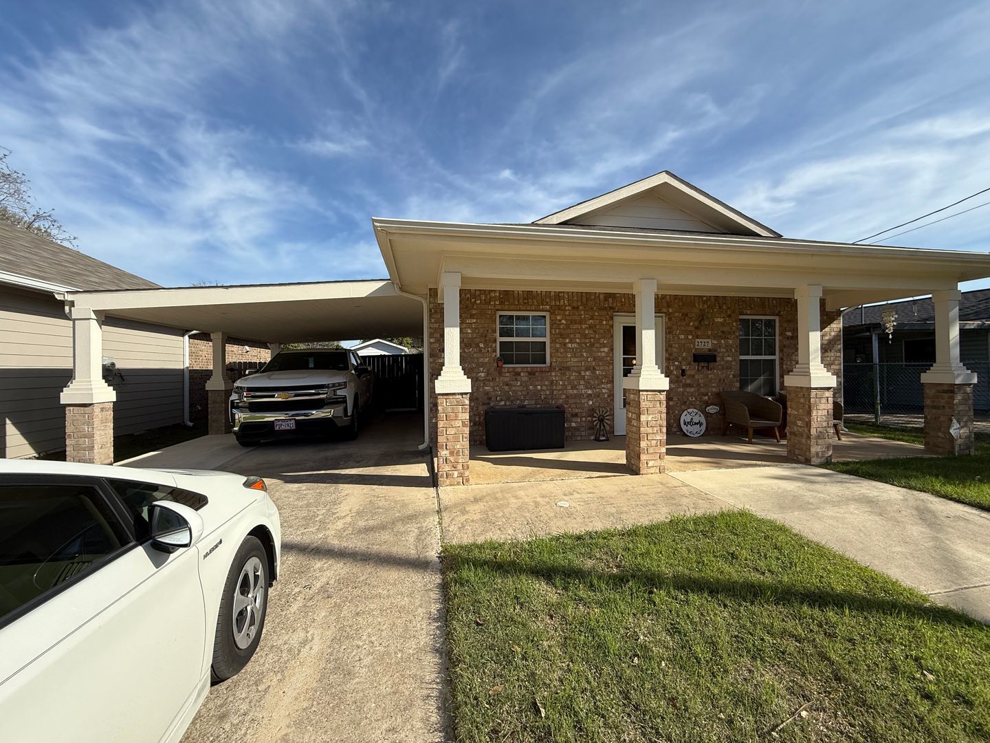 Updated 3 Bed Home in Dallas – Covered Parking! property image