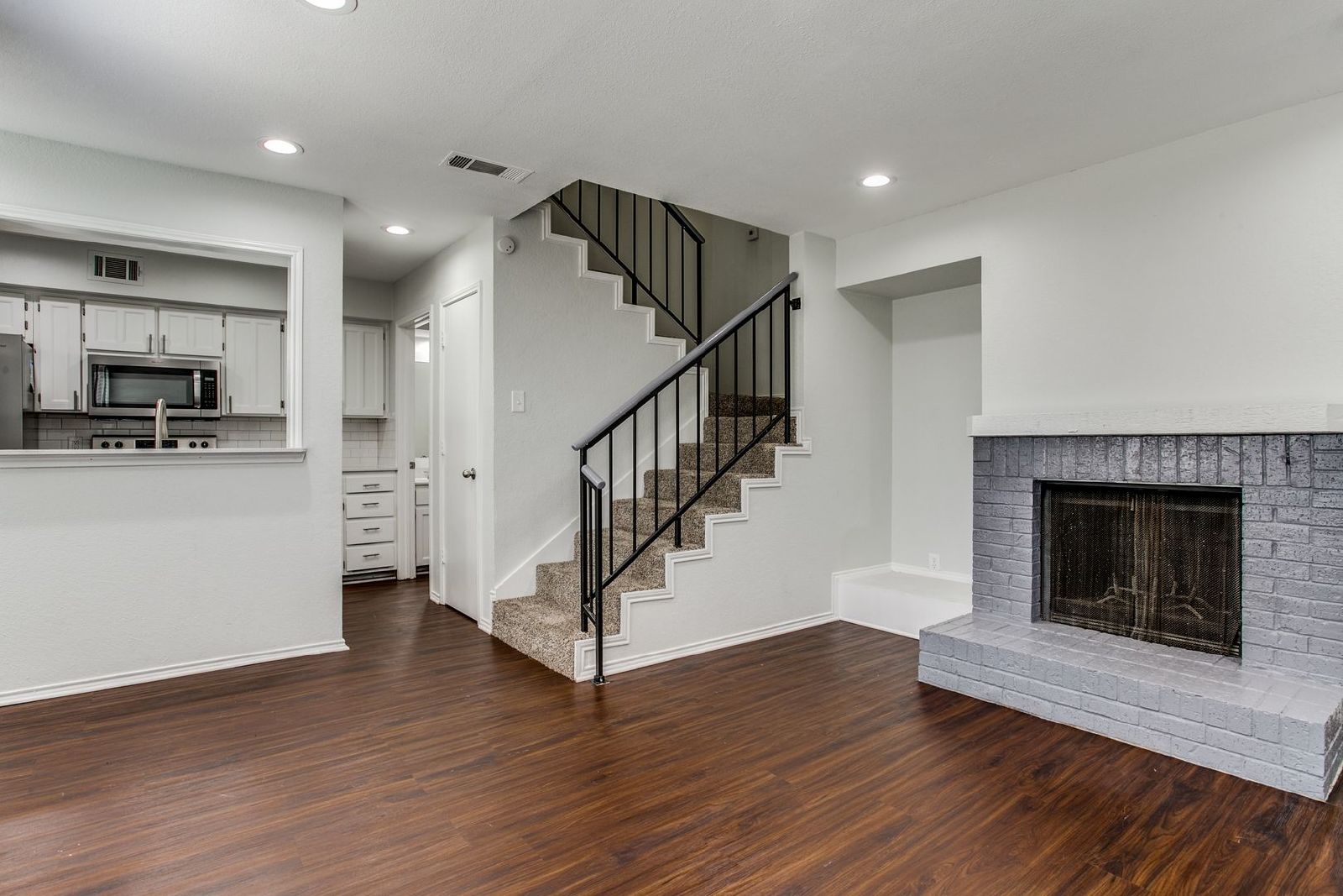 Charming 2-Bed, 2.5-Bath Townhome in Bedford – Private Patio, Modern Upgrades & Move-In Ready! property image